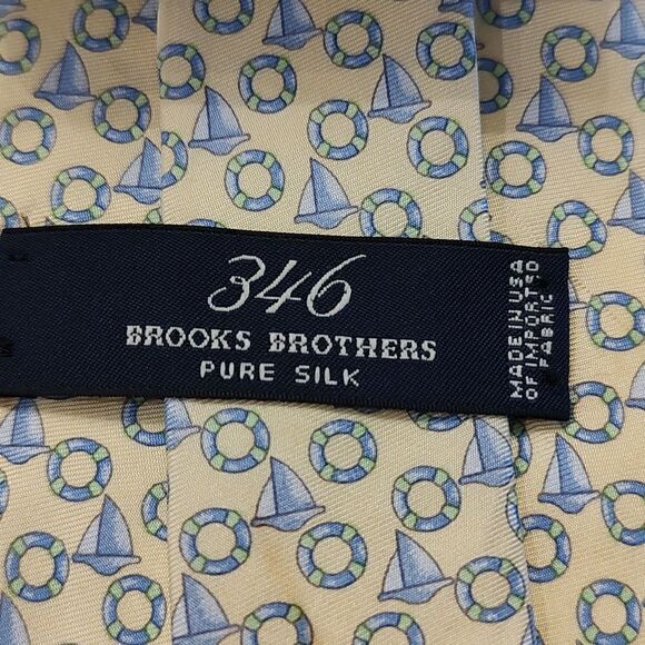 Brooks Brothers Pure Silk Yellow Nautical Themed Men's Necktie - Picture 2 of 9